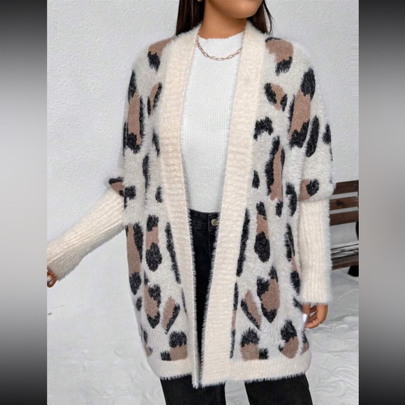 Luxe Comfy Leopard Print Ling Cuff Sleeve Open Front Knit Sweater Cardigan - Picture 4 of 6